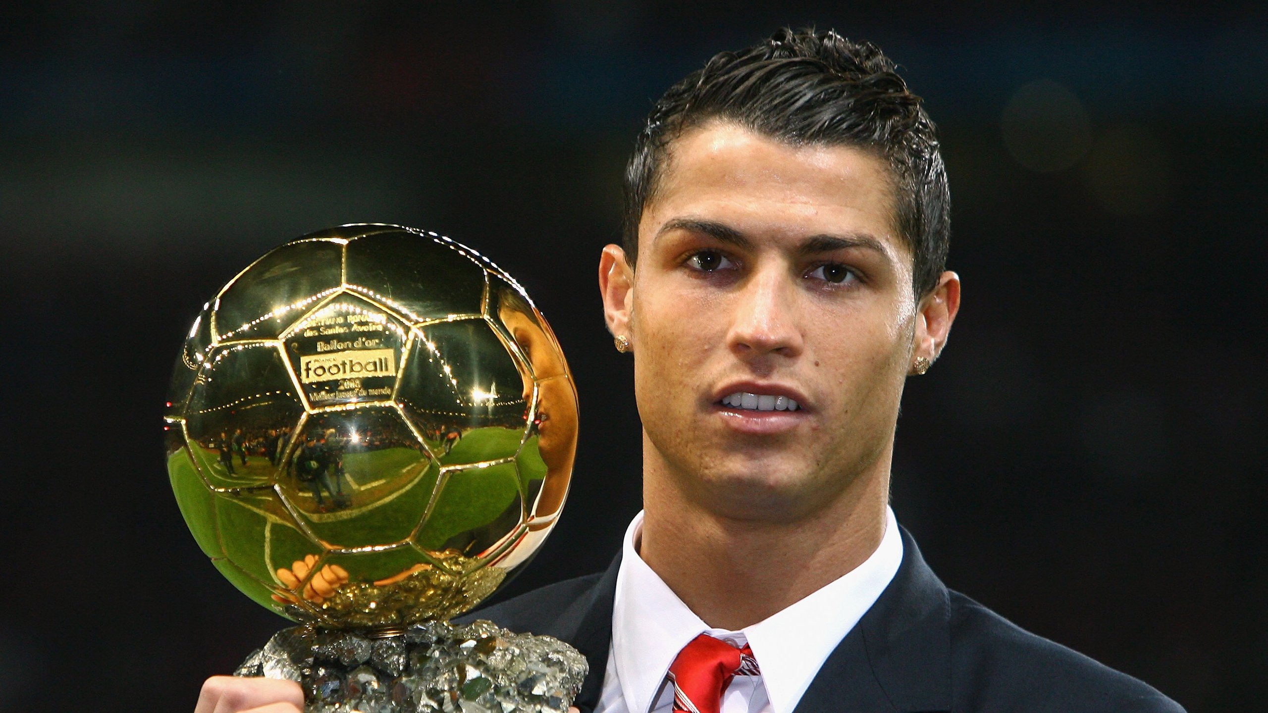 开云app下载-星落·光起，当C罗重伤倒地，国安全队围拢祈祷，星落·光起，C罗重伤，国安全队围拢祈祷